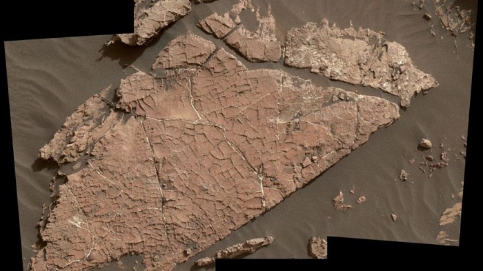 Mud cracks  on Mars suggest a watery ancient past